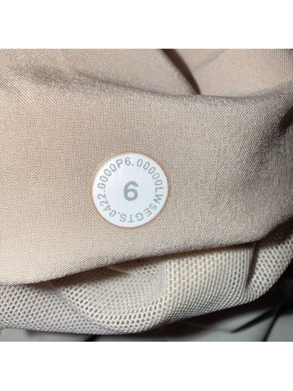 Lululemon Softstreme High-Rise Pant in BONE, Size 6 (short) - Picture 8 of 8